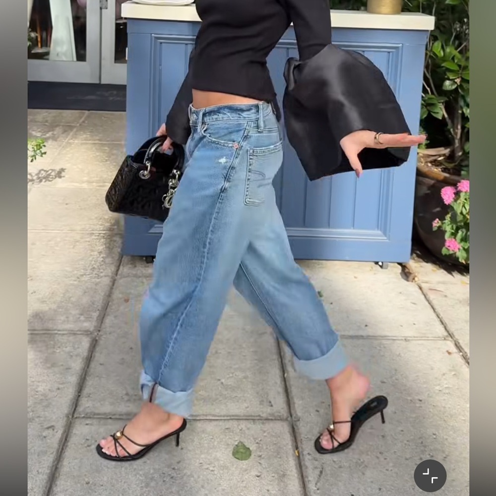 AE Low-Rise Barrel Baggy Jean - Picture 4 of 14